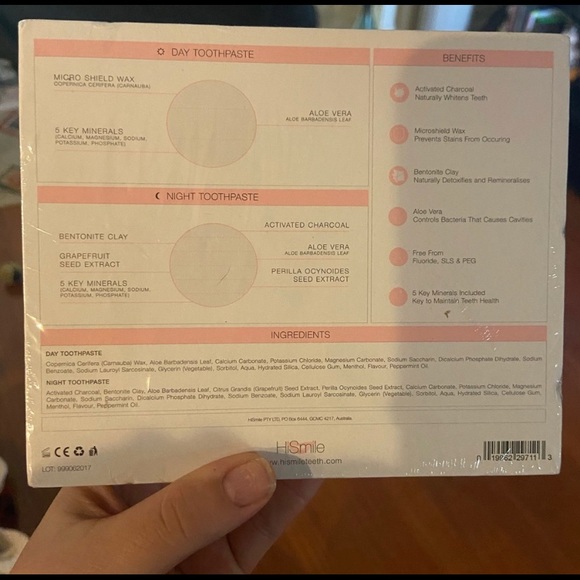 Day/Night Toothpaste - Picture 2 of 2